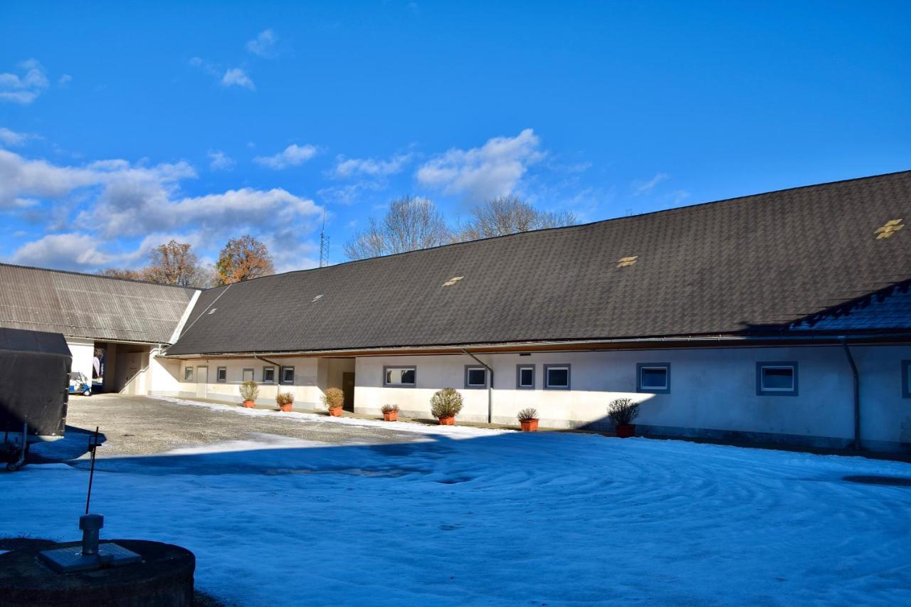 Golf-Appartement Gleisdorf Exteriör bild